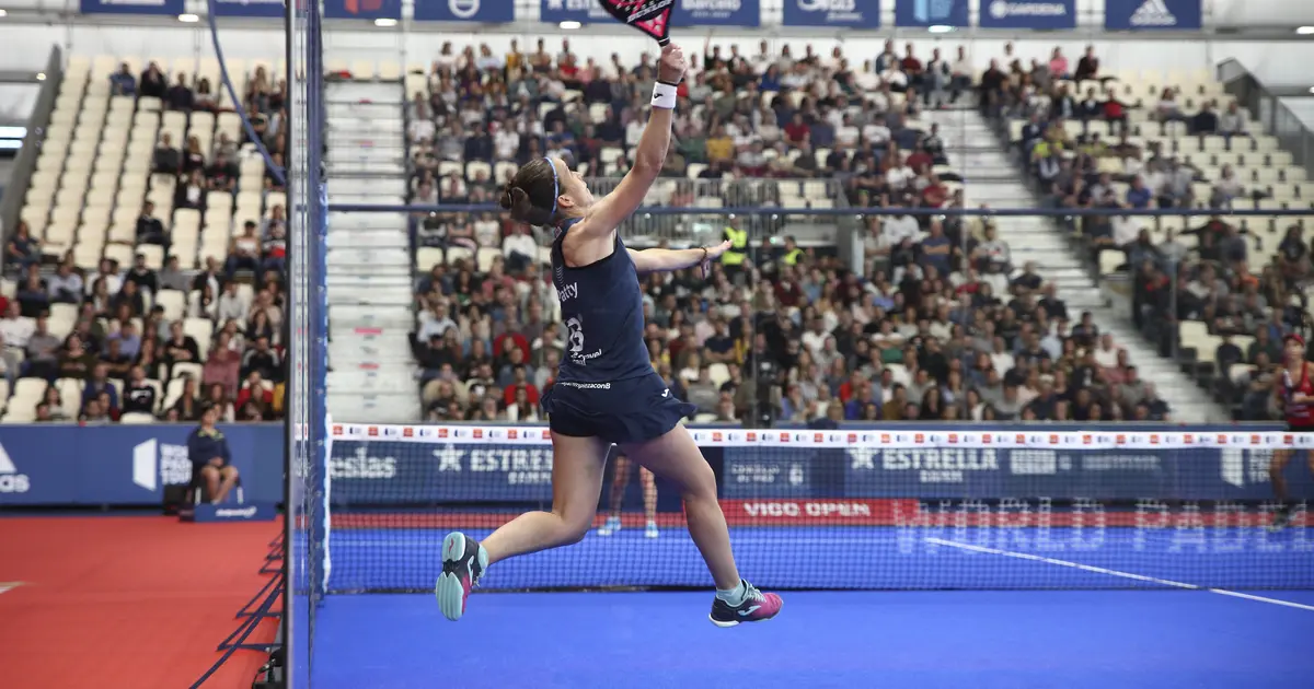 Beginner padel players practising drills to develop basic shot consistency